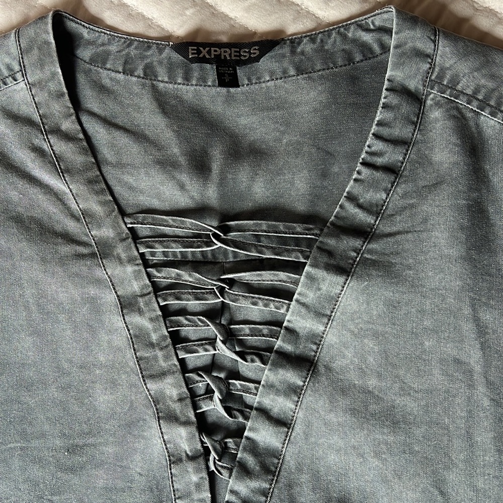 Express Top - Picture 2 of 5